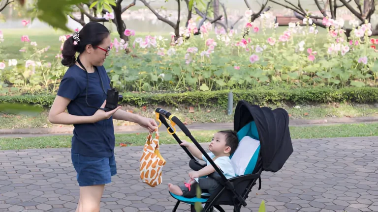 Tips for Traveling with a Lightweight Baby Stroller Hassle-Free