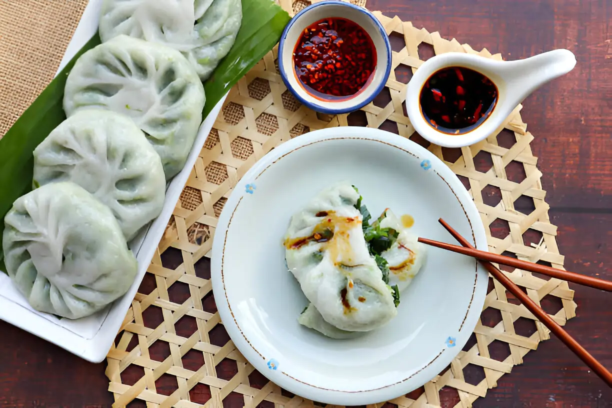 Vegetarian Dim Sum Delights: Spinach and Mushroom Dumplings