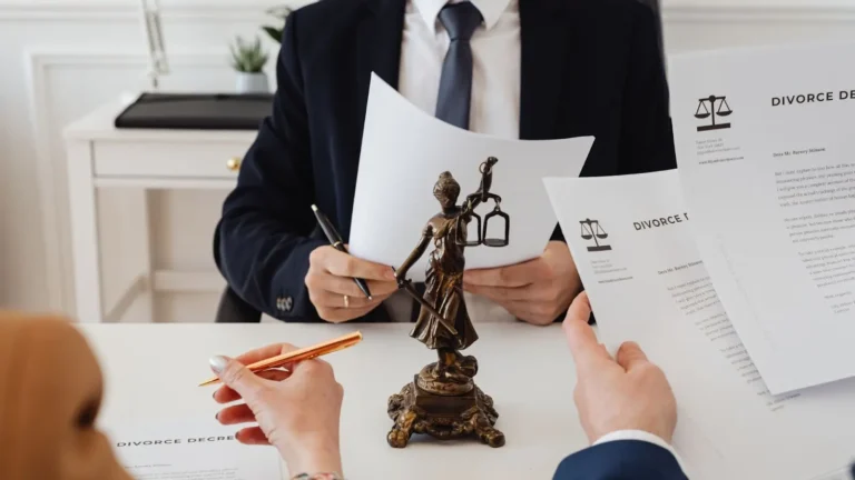 Warning Signs That Mean You Should Call a Divorce Lawyer Right Now