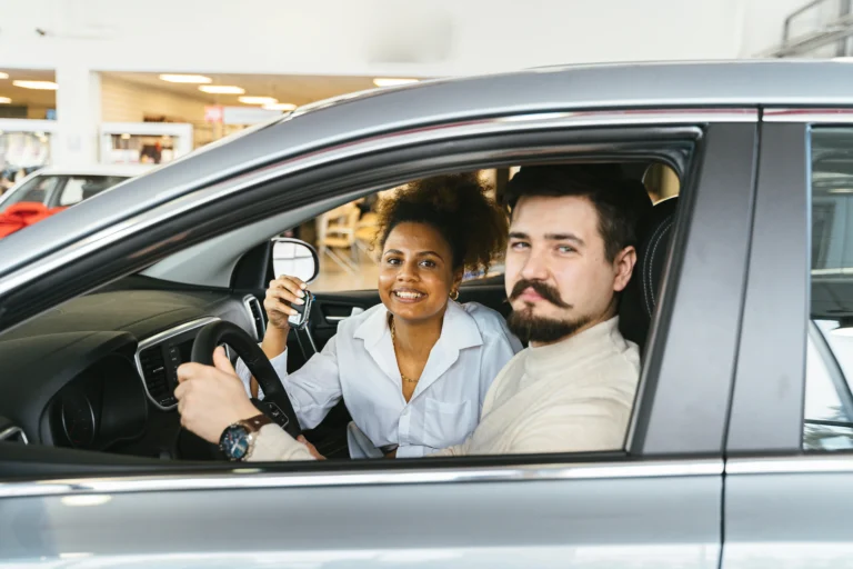 Top Features to Consider When Purchasing a New Vehicle