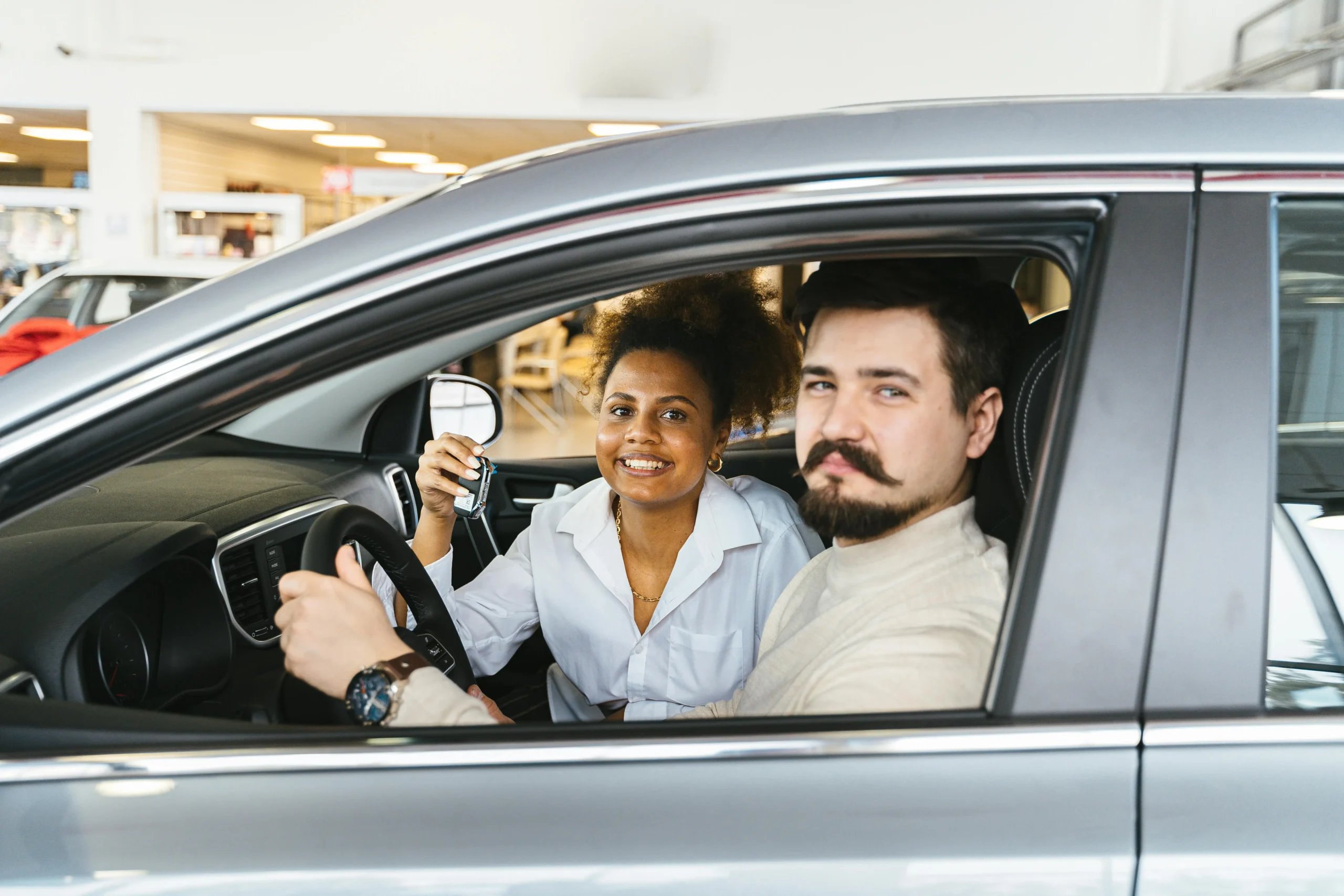 Top Features to Consider When Purchasing a New Vehicle