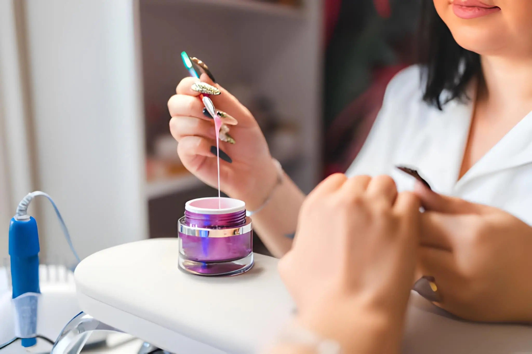 What is Extension Gel for Nails and How to Apply It